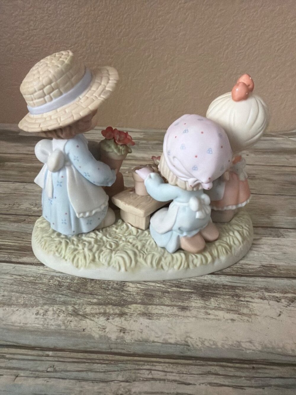 Precious Moments 2001 Planting the Seeds of Love #101548 Ltd Ed 1190/7500 No Box - Picture 4 of 14